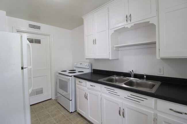 Foto del edificio - 4410 S Parkway Dr