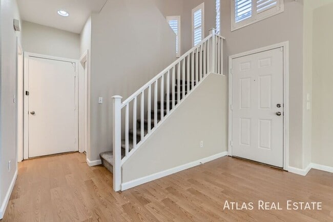 Foto del edificio - 3749 Gallowtree Ave