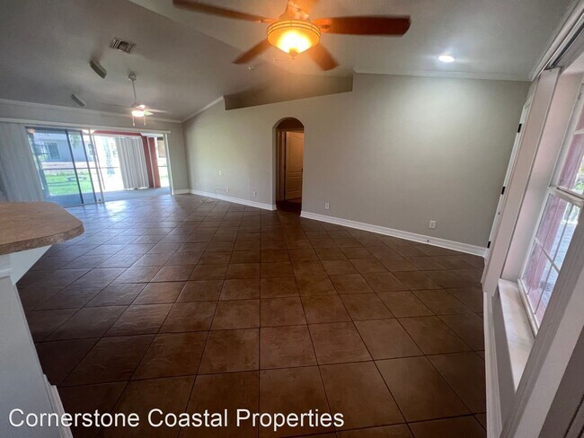 Building Photo - 3 br, 2 bath House - 202 Diplomat Pkwy E