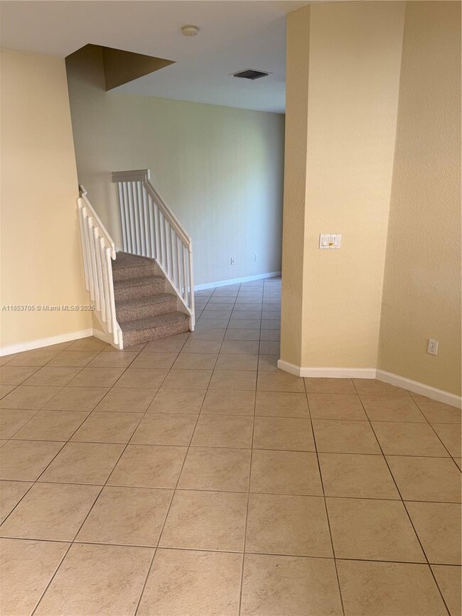 Building Photo - 1760 SW Via Rossa