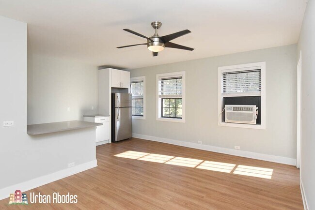 Building Photo - 730 Judson Ave