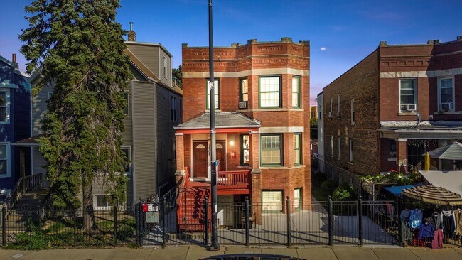 Building Photo - 1909 N Pulaski Rd