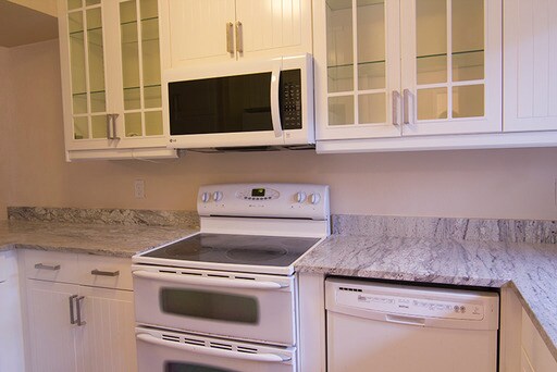 Building Photo - 2027 Willowood Ln