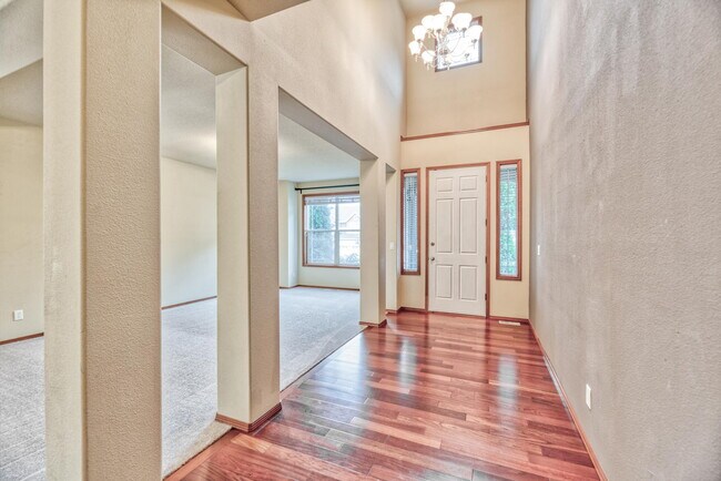 Foto del edificio - 12604 NW Naomi Ln