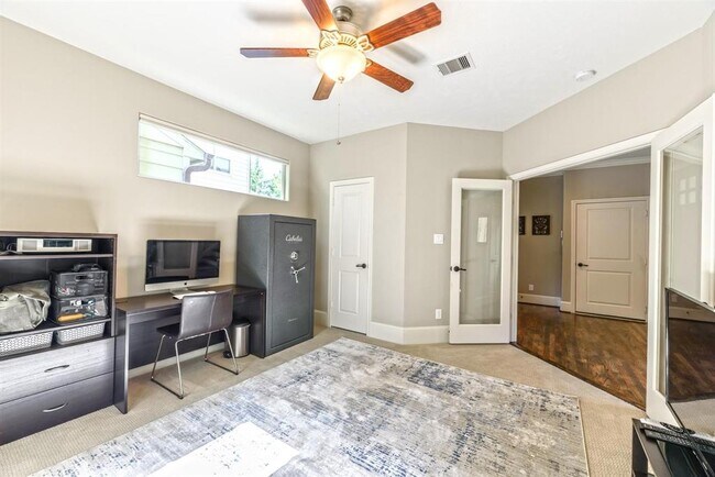 Foto del edificio - 5424 Petty St