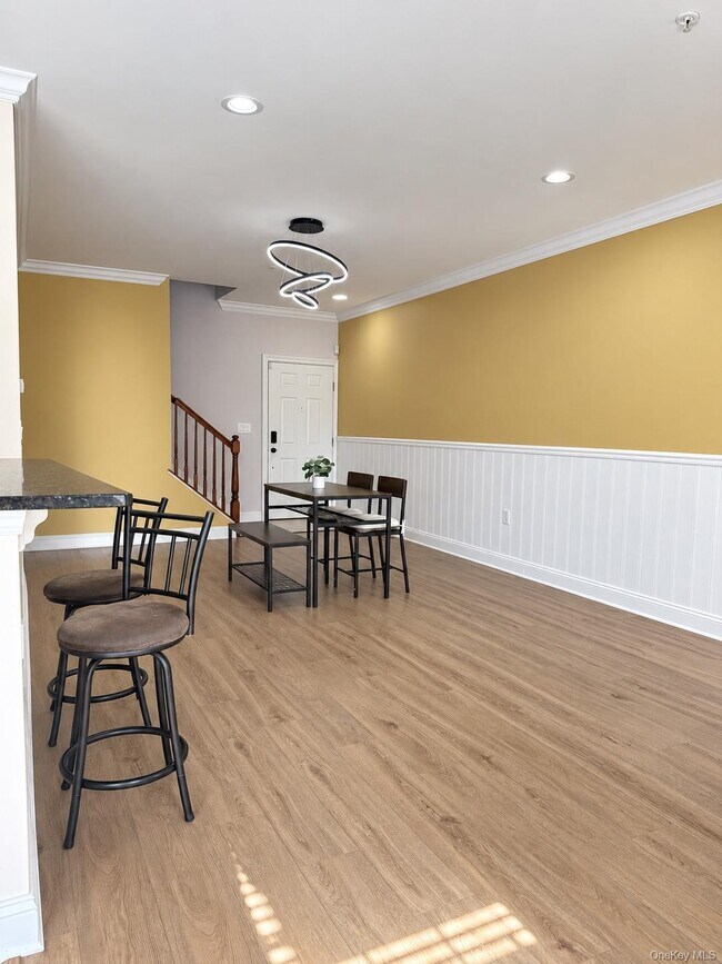 Building Photo - 1115 Balsam Dr
