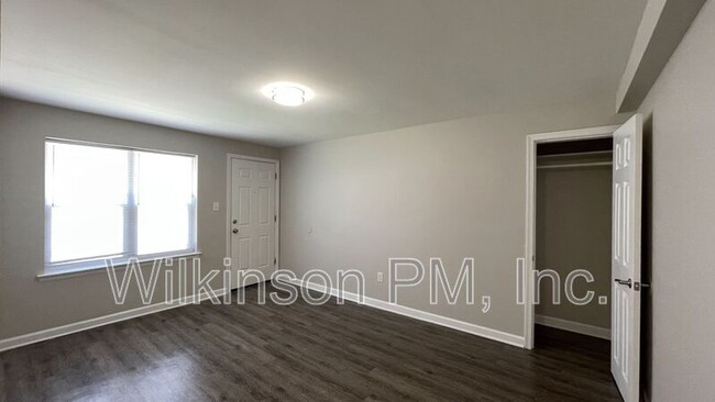 Building Photo - 319 2nd Ave