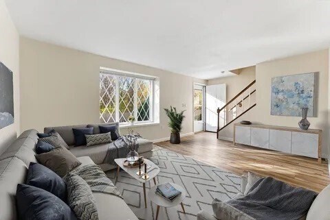 Foto del edificio - 84 Fuller St