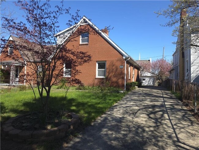 Foto del edificio - 28 E Jeffrey Pl