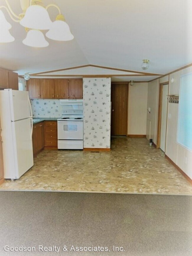 Building Photo - 3 br, 1 bath House - 106 Davis Street