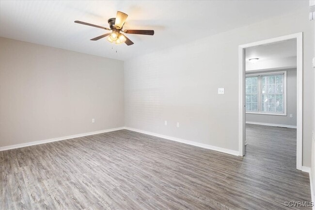 Building Photo - 112 E Highland Ct