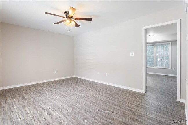 Foto del edificio - 112 E Highland Ct