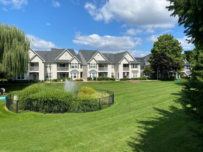 courtyard fountain - 220 Cambridge Ct