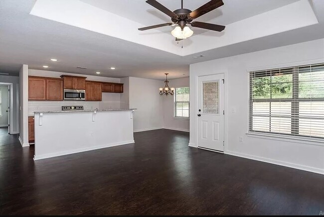 Building Photo - 102 Kindley Ct