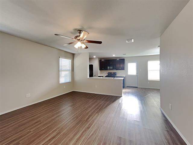 Foto del edificio - 301 Falling Star Dr