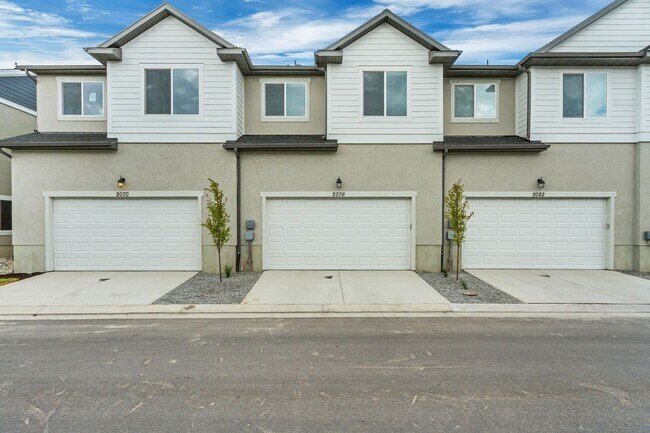 Building Photo - 2076 N 4100 W