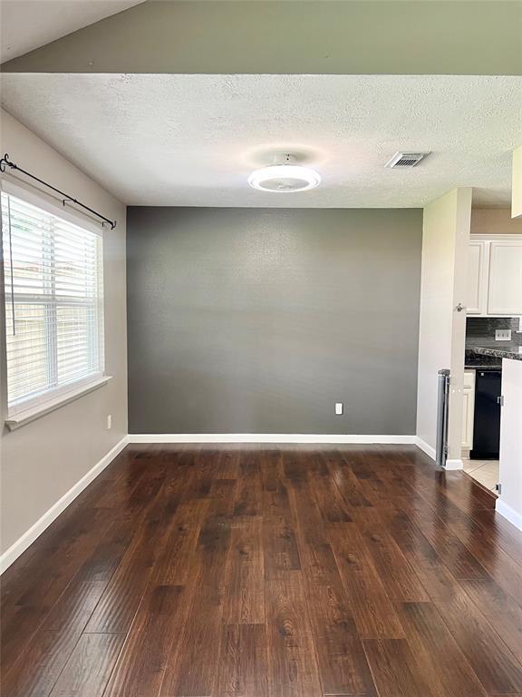 Building Photo - 22114 Pearl Lake Dr