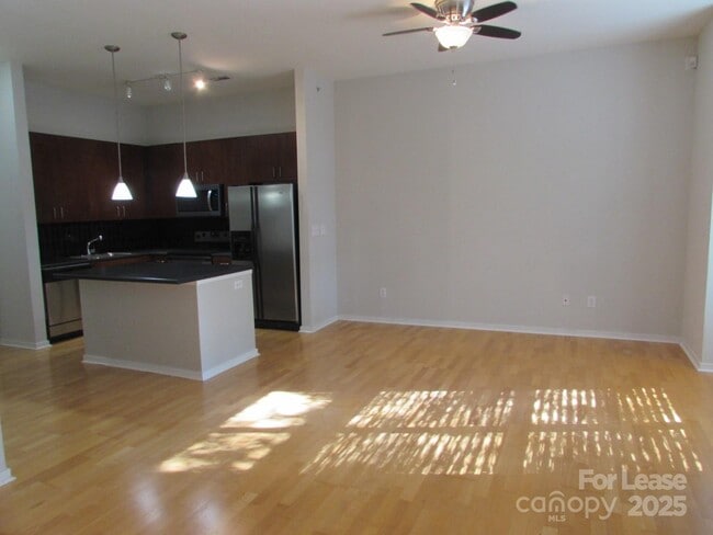 Foto del edificio - 2125 Southend Dr