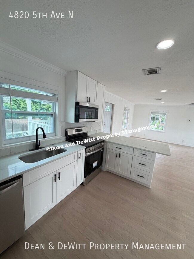 Foto del edificio - 4820 5th Ave N