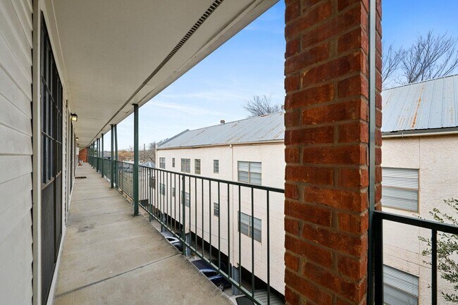 Building Photo - 2811 Rio Grande St