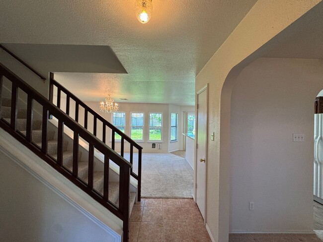 Building Photo - 1204 Bristol Dr