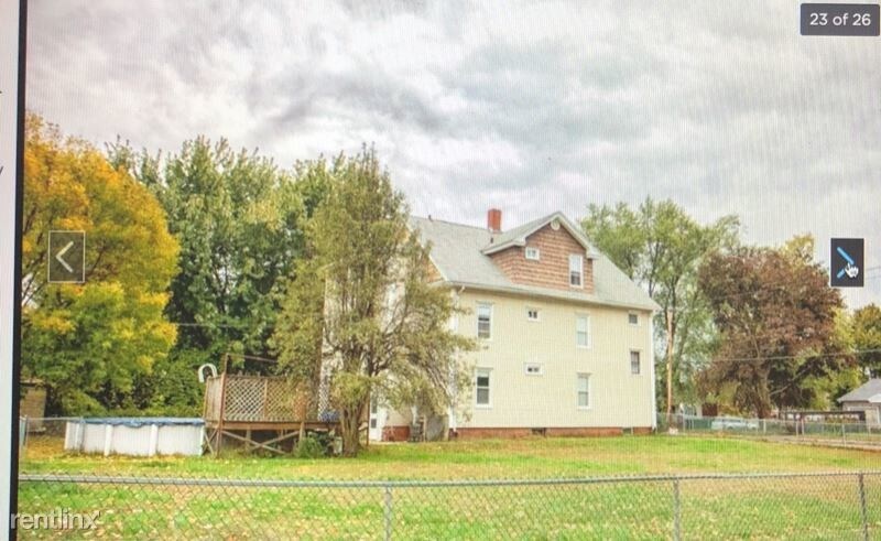 Building Photo - 418 Chicopee St