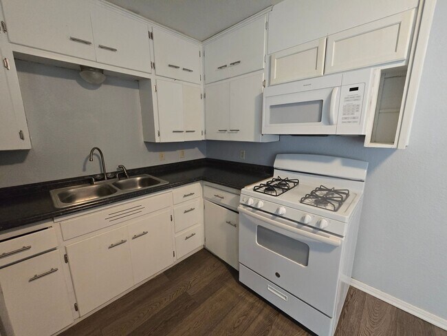 Foto del edificio - 2 Bed 1 Bath House Pryor