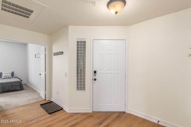 Foto del edificio - 15252 N 100th St