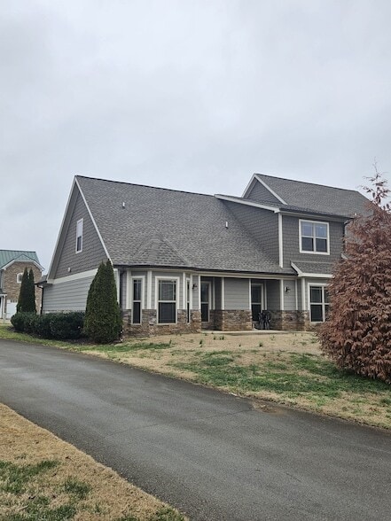 Building Photo - 44 ANDERTON DR