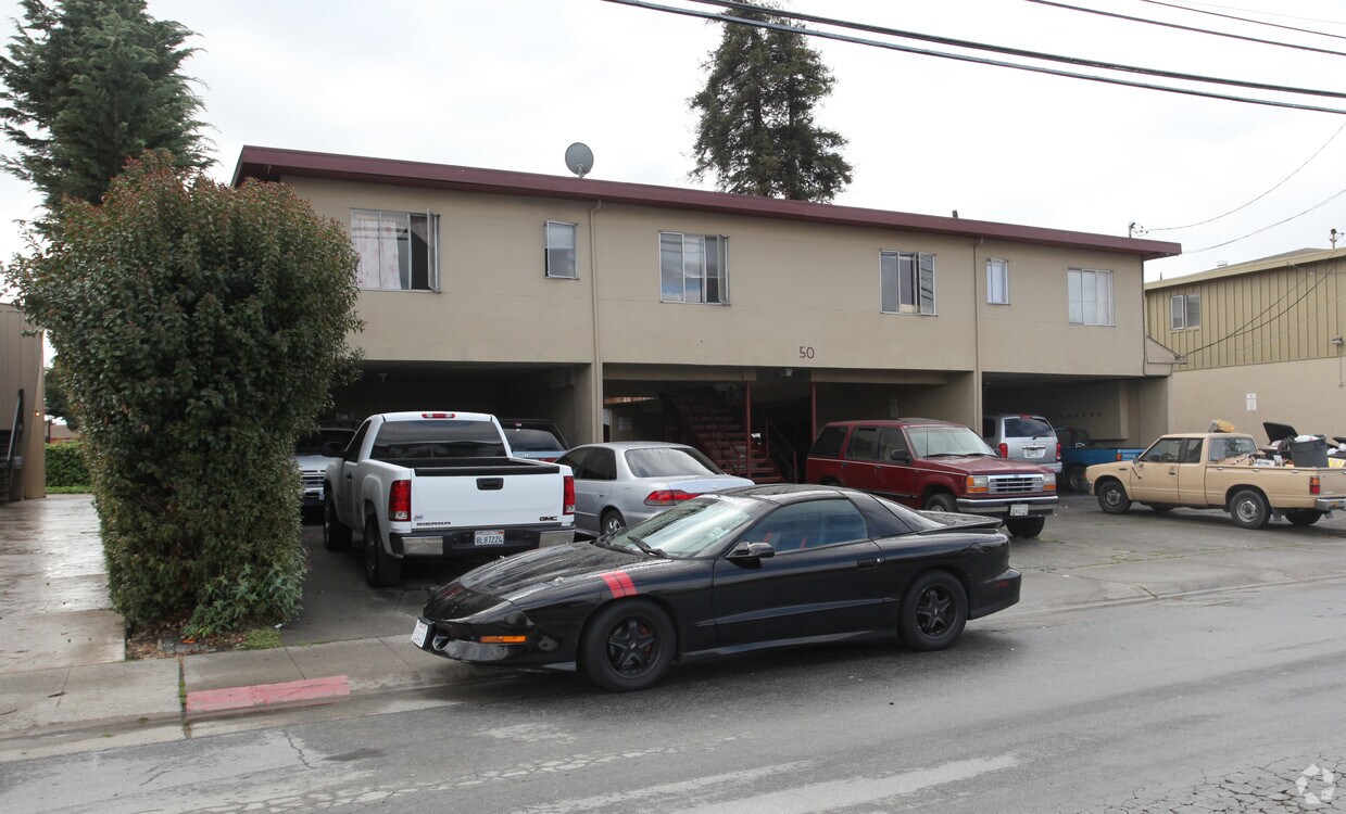 Building Photo - 50 E 39th Ave
