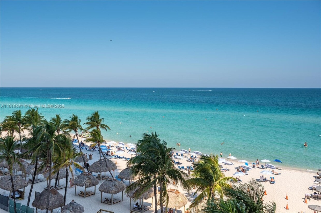 Primary Photo - 16699 Collins Ave