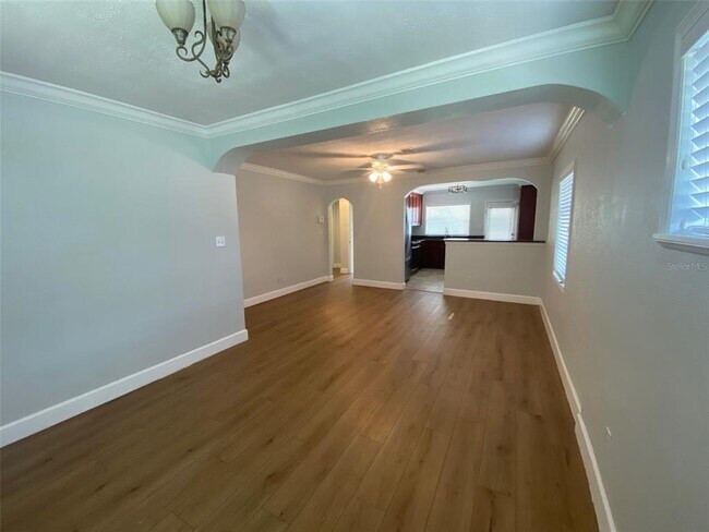 Foto del edificio - 1025 Hunter Ave