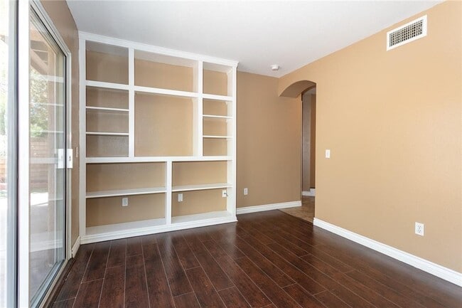 Building Photo - 1750 Tallowberry Ln