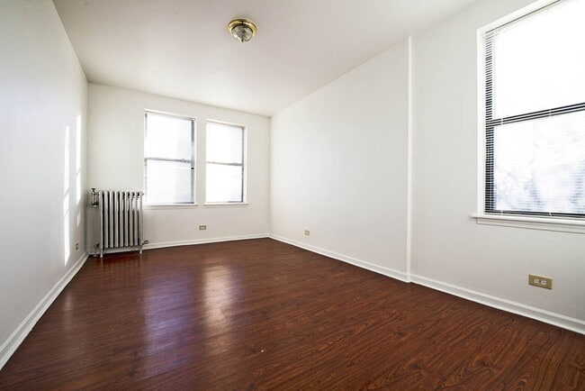 Building Photo - 1734 E 72nd St Chicago, IL 60649