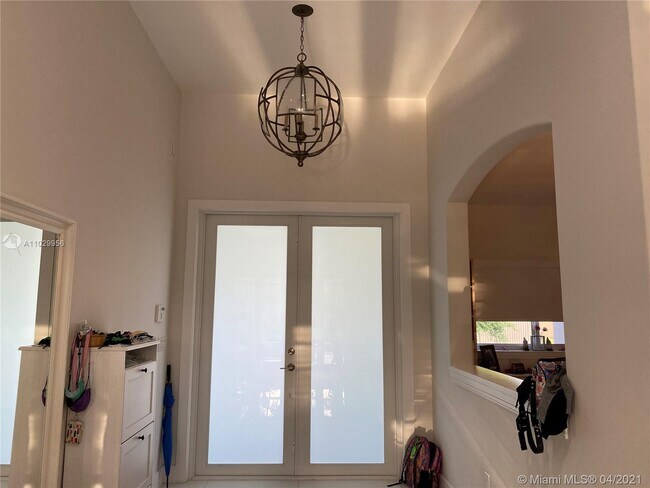 Foto del edificio - 6402 SW 93rd Pl