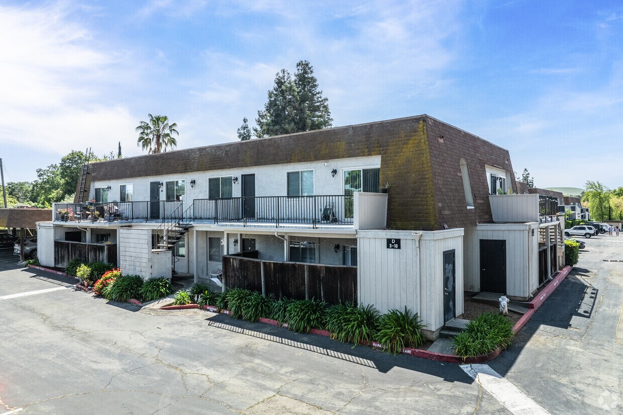 exterior - Clayton Hills