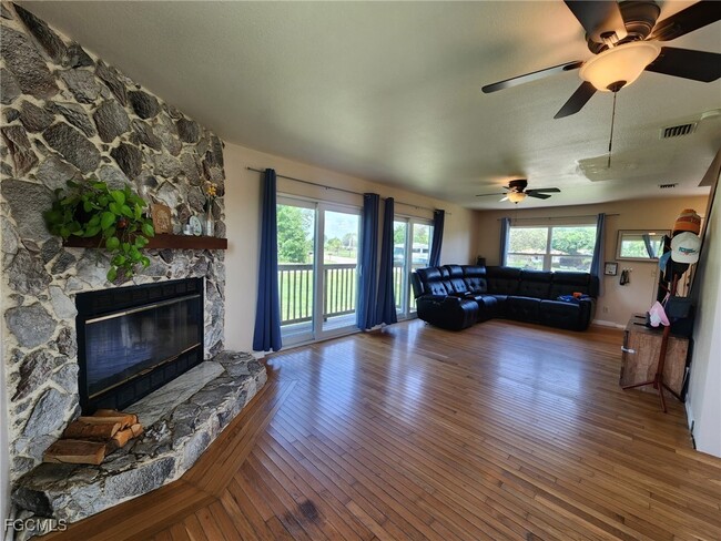 Building Photo - 373 Hile Ln