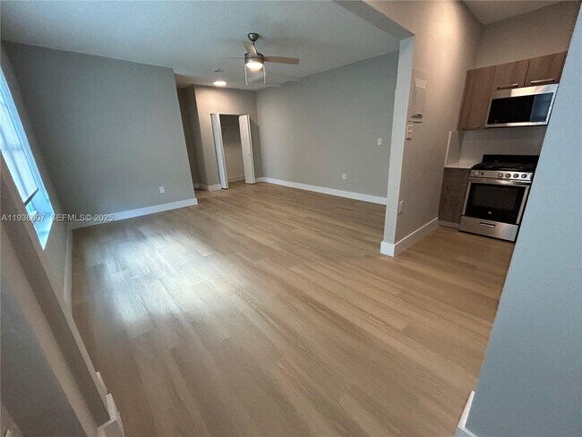 Foto del edificio - 1017 Jefferson Ave