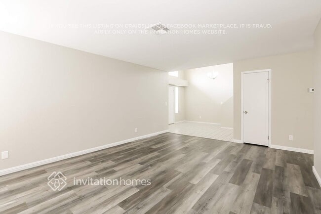 Building Photo - 1400 Desert Hills Dr