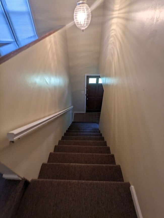 Building Photo - 2BD/2BA Condo Available Now in Hickory