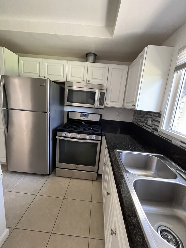 Building Photo - 8212 Santa Inez Dr