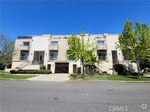 Building Photo - 1488 Rexford Dr