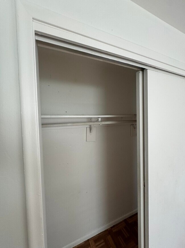 Foto del edificio - 1245 W 35th St
