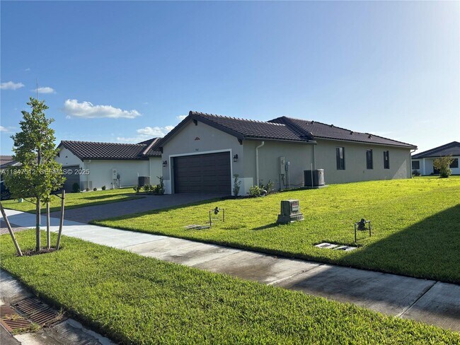 Foto del edificio - 5061 Panella Ave