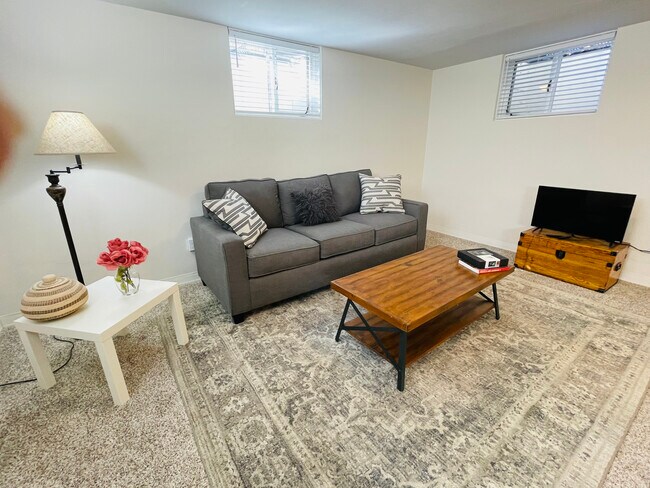 Living area with TV and Wifi - 8931 W 7th Ave