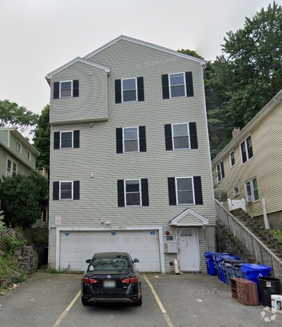 Building Photo - 128 Hillside St
