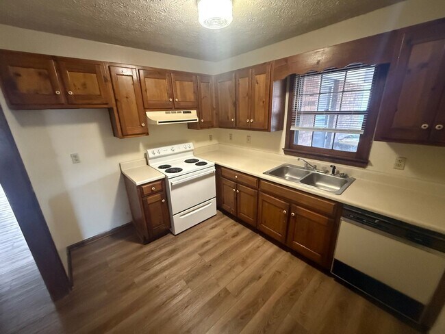 Building Photo - 131 Williamson St