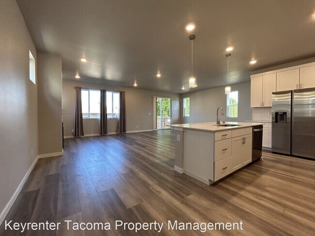 Building Photo - 4 br, 2.5 bath House - 946 Burwood ST SE
