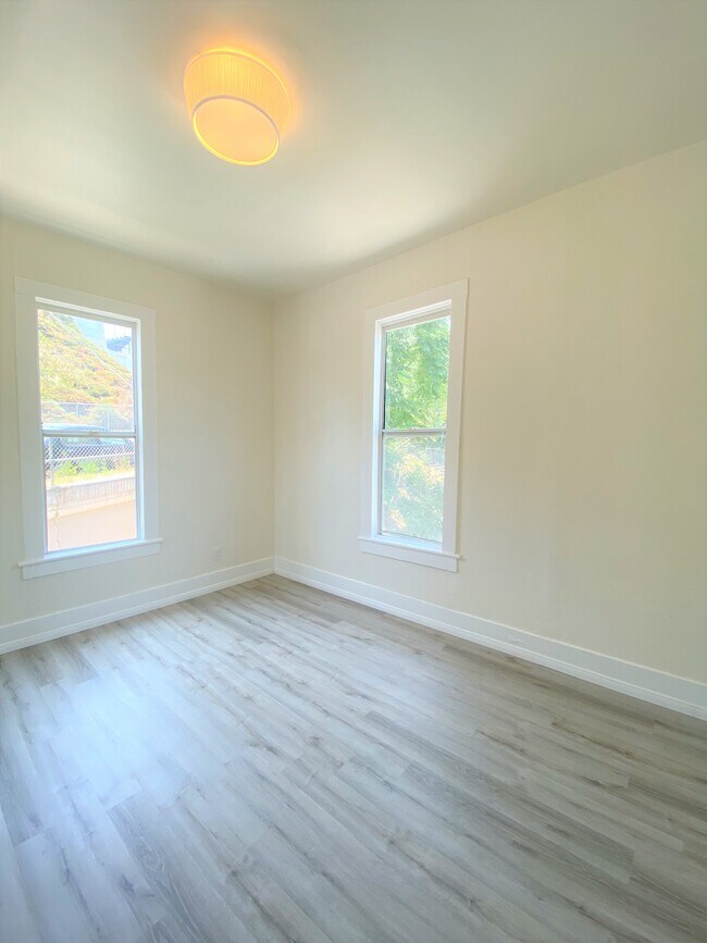 Bedroom 1 - 242 S Toluca St