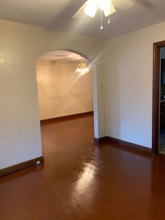 Foto del edificio - Spacious Two Bedroom Home on a Quiet Street